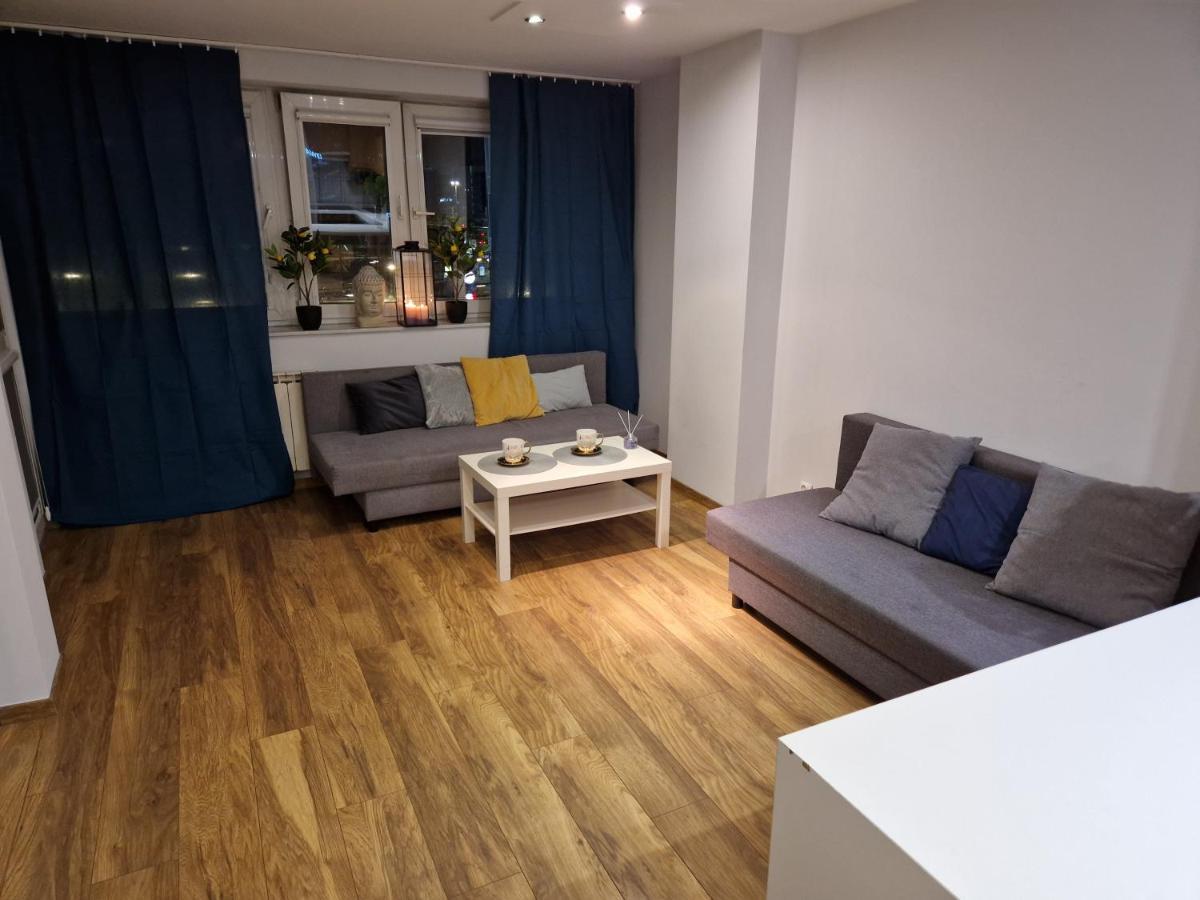 View Apartments And Rooms Варшава Екстериор снимка